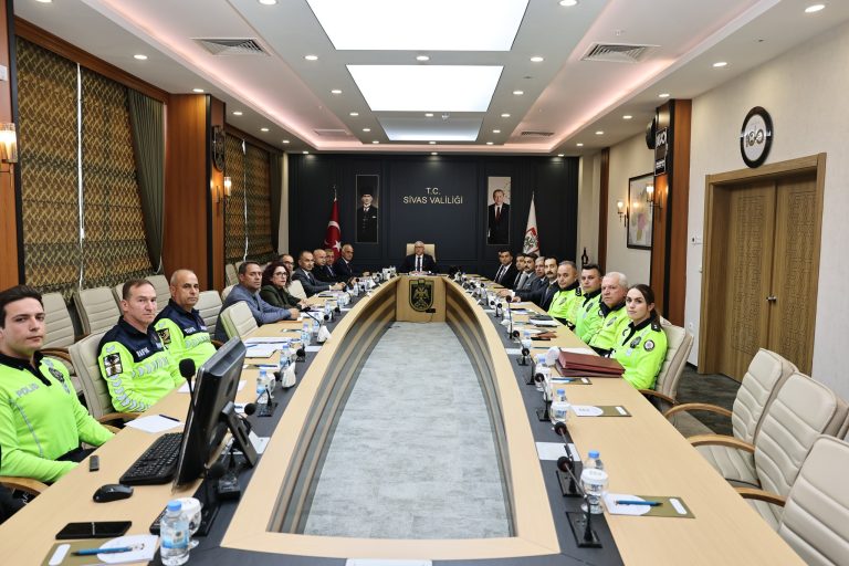 Sivas'ta Karayolları Trafik Güvenliği Toplantısı düzenlendi. sivasgazetehaber radyobora