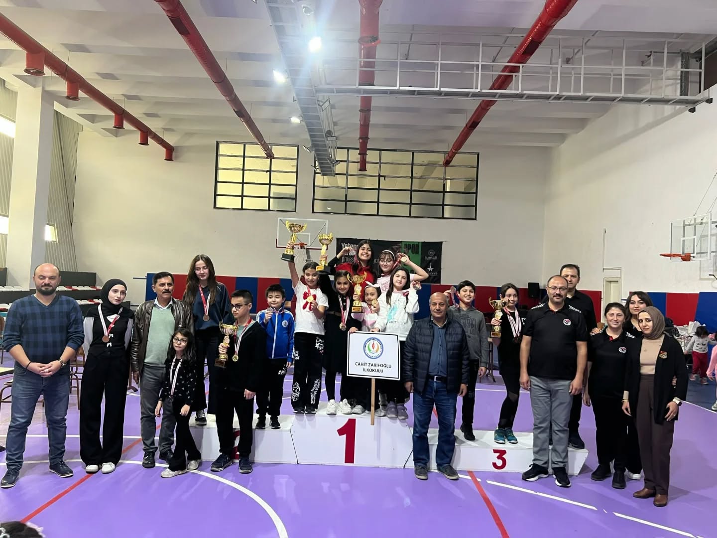 Sivas'ta Satranç Turnuvamız, Kıyasıya Mücadelelere Sahne Olarak Tamamlandı. SİVASGAZETEHABER radyobora