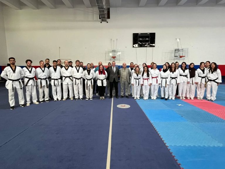 Sivas'ta Taekwondo Aday Hakem Kursu Gerçekleştirildi..sivasgazetehaber radyobora