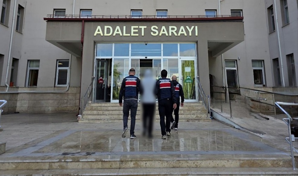 sivas'ta fetö pdy den aranan sahış yakalandı -sivasgazetehaber radyobora