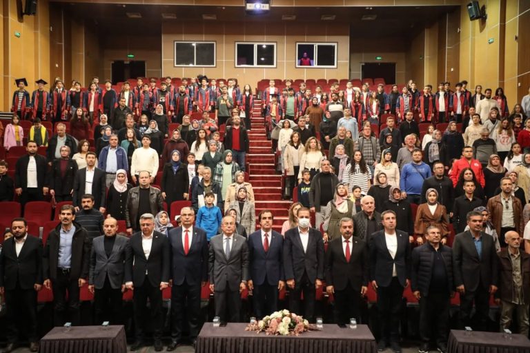 81 ilde Eş Zamanlı Olarak Gerçekleştirilen DENEYAP Türkiye Mezuniyet Töreni, Sivas'ta Büyük Bir Coşku ve Gururla Kutlandı. SİVASGAZETEHABER  RADYOBORA