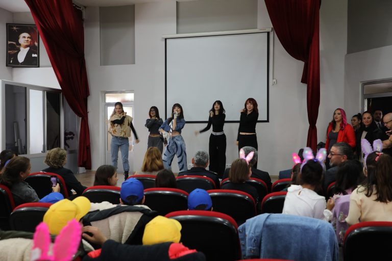 Melis Fis’ten Çocuklara Unutulmaz Bir Konser sivasgazetehaber radyobora