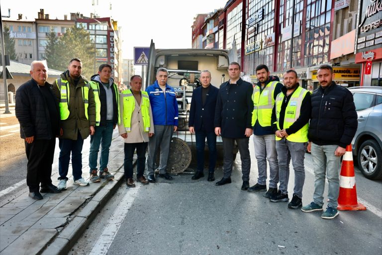 Sivas Belediyesi Sağlıklı Altyapı, Temiz Şehir İçin Gece Gündüz Sahada sivasgazetehaber radyobora