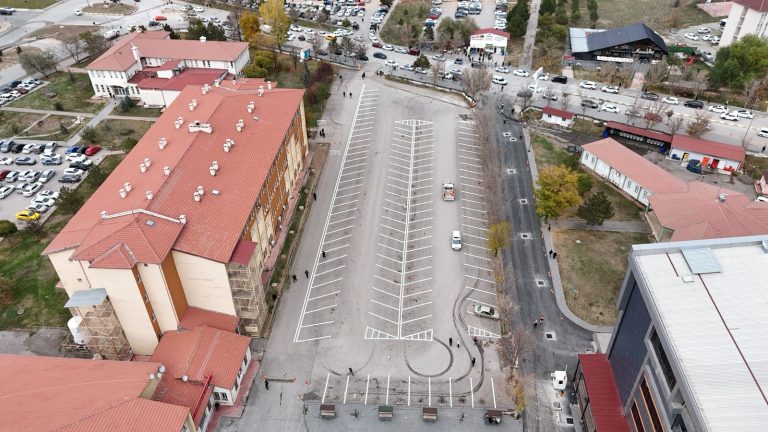 Sivas Cumhuriyet Üniversitesi Hastanesi Otopark Çalışmaları Tamamlandı. sivasgazetehaber radyobora