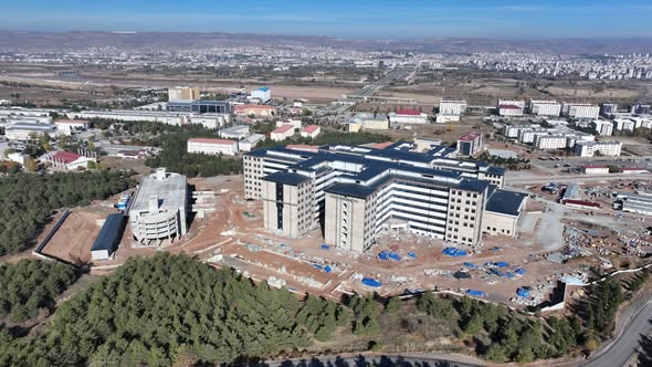 Sivas Cumhuriyet Üniversitesi Tıp Fakültesi Eğitim ve Araştırma Hastanesi'nde Çalşmalar Tüm Hızıyla Devam Ediyor SİVASGAZETEHABER RADYOBORA