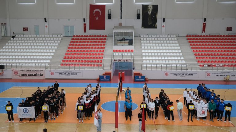 Sivas Cumhuriyet Üniversitesi, Voleybol Heyecanına Ev Sahipliği Yapıyor sivasgazetehaber radyobora
