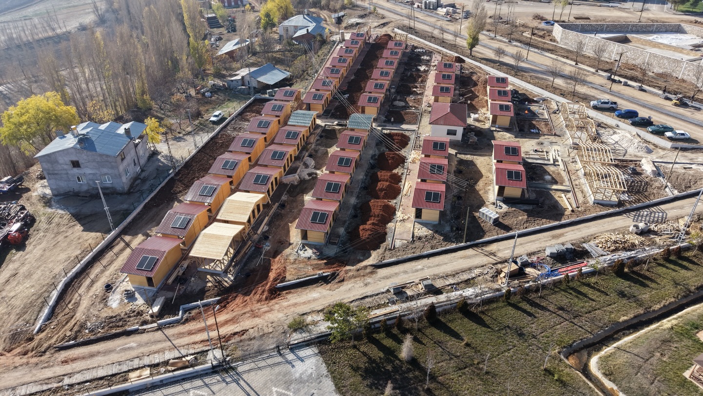 Sivas Sıcak Çermik’te  Bahçeli Evler Projesi Hizmete Geçiyor sivasgazetehaber radyobora