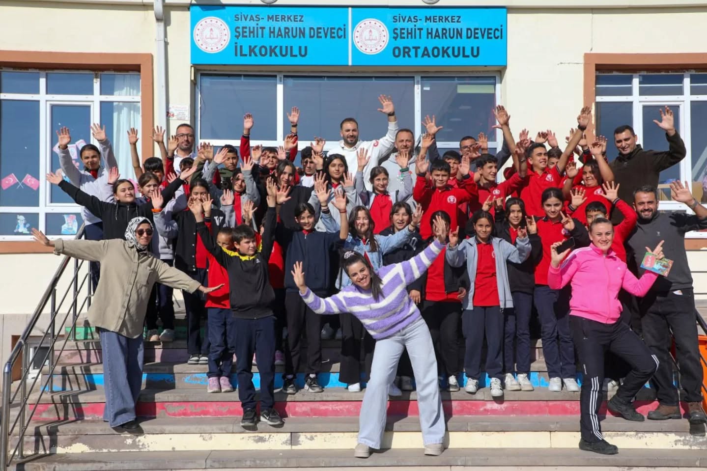 Sivas'ta Kalpten Olsun Derneği’nin Yiğido Dede Köy Yollarında Projesi Hanlı Köyü’ne Ulaştı sivasgazetehaber radyobora