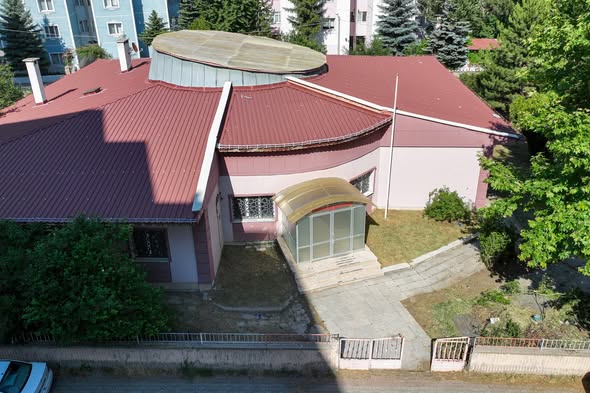 Sivas'ta Yenişehir Hanımlar Kültür Merkezi'nde Tadilat Çalışmaları Sürüyor.  sivasgazetehaber radyobora