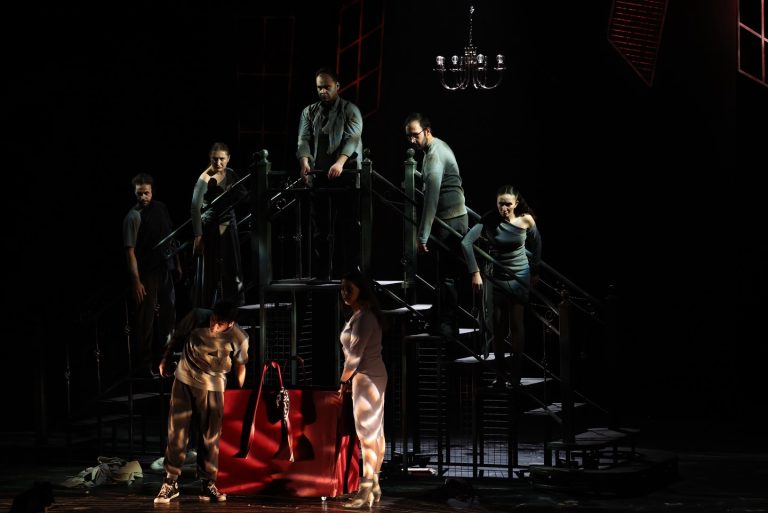 Sivas Devlet Tiyatrosu’nun “Antre” adlı oyunu seyirciyle buluştu. sivasgazetehaber radyobora