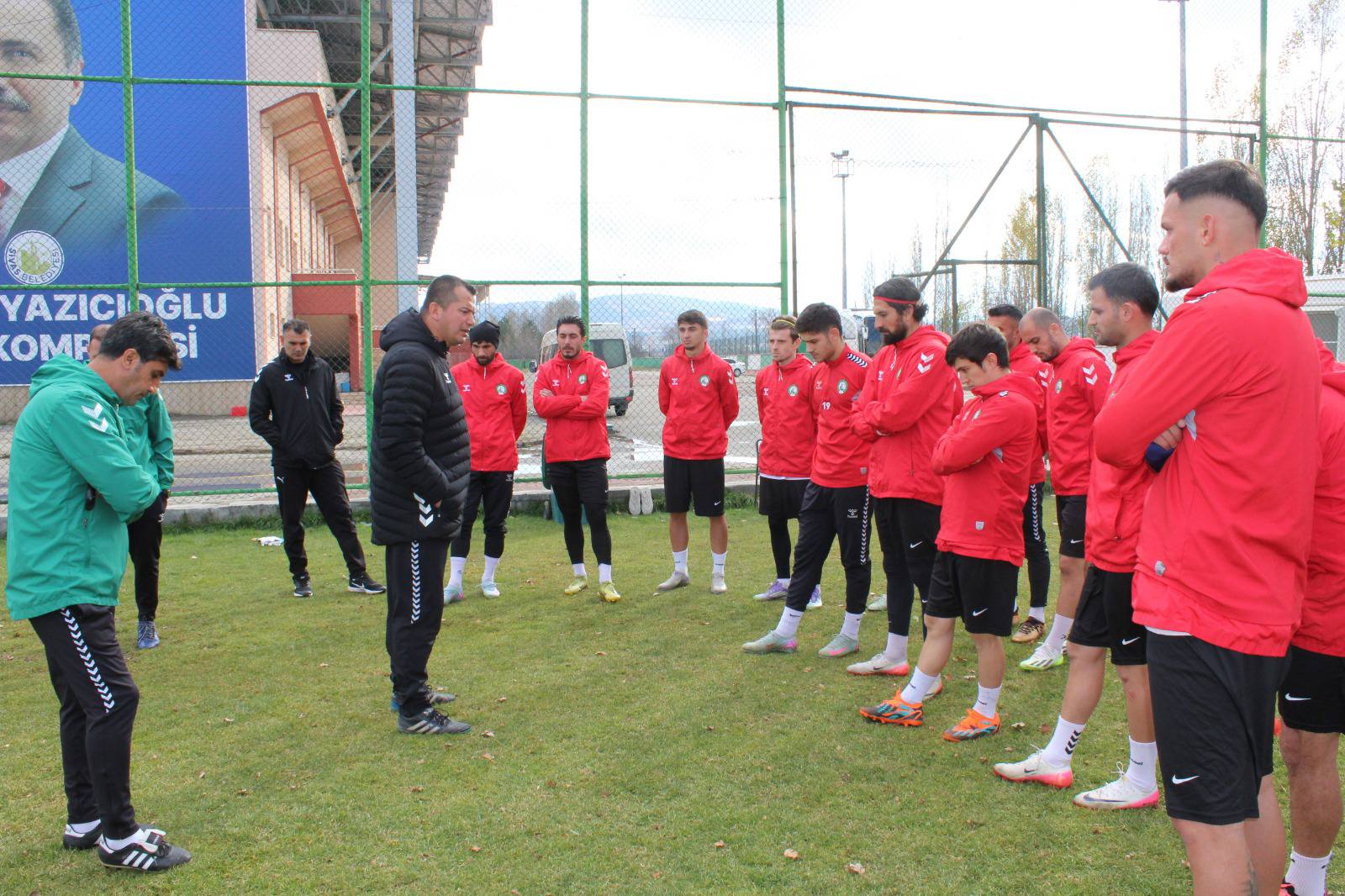 Sivas Gücü Belediyespor, kendi evinde Batlamaspor ile karşı karşıya gelecek. SİVASGAZETEHABER RADYOBORA