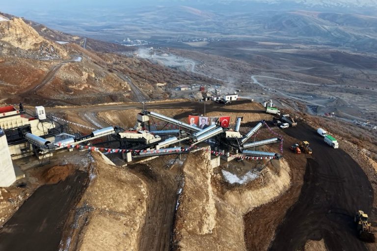 Sivas’ın en büyük taş kırma ve eleme tesisi artık hizmette… sivasgazetehaber radyobora