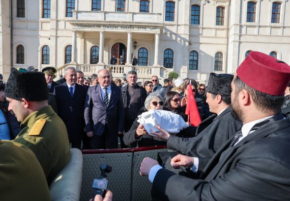 Sivas'ta Gazi Mustafa Kemal Atatürk'ün Sivas'ta 108 gün kaldıktan sonra 18 Aralık'ta şehrimizden ayrılmasının 106. yılı sebebiyle temsili uğurlama töreni düzenlendi. sivasgazetehaber radyobora