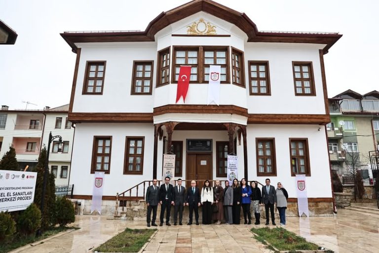 Sivas'ta Geleneksel El Sanatları Tasarım Merkezi Tarihi Gani Özdoğan Konağı'nda Hizmet Vermeye Başladı. sivasgazetehaber radyobora