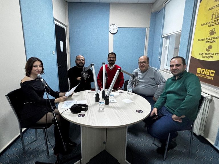 Sivas'ta İleri Gelen Radyo Yayıncıları C.Ü Radyonun 10. Yılında Öğrencilerle Buluştu sivasgazetehaber radyobora 4