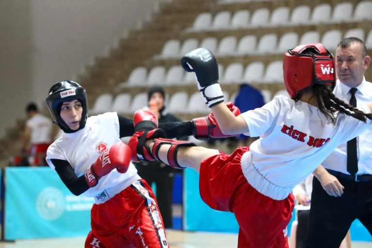 Sivas'ta Küçükler  Yıldızlar  Gençler A-B Kick Boks İl Birinciliği Müsabakaları Düzenlendi sivasgazetehaber radyobora