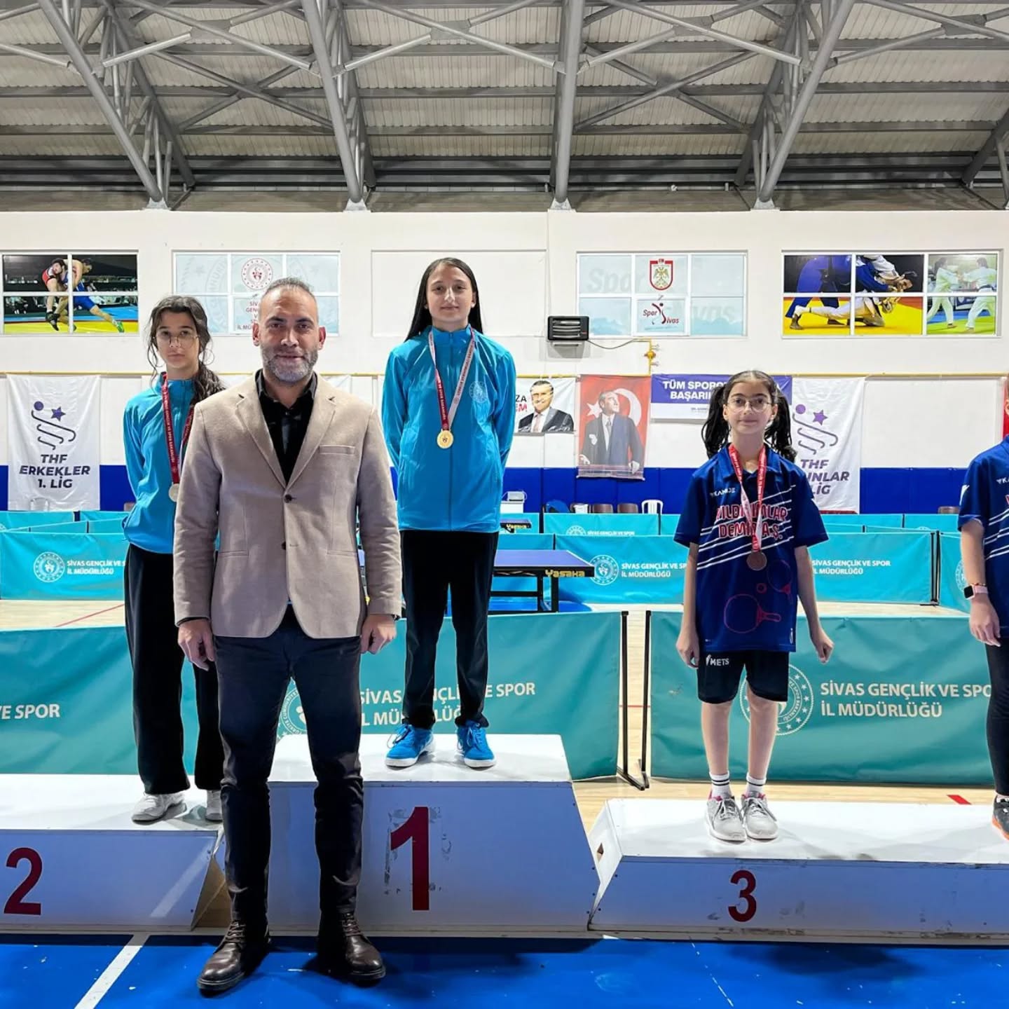 Sivas'ta Masa Tenisi Gençler Ferdi İl Birinciliği Müsabakaları, Mecnun Otyakmaz Spor Salonumuzda Son Buldu. sivasgazetehaber radyobora