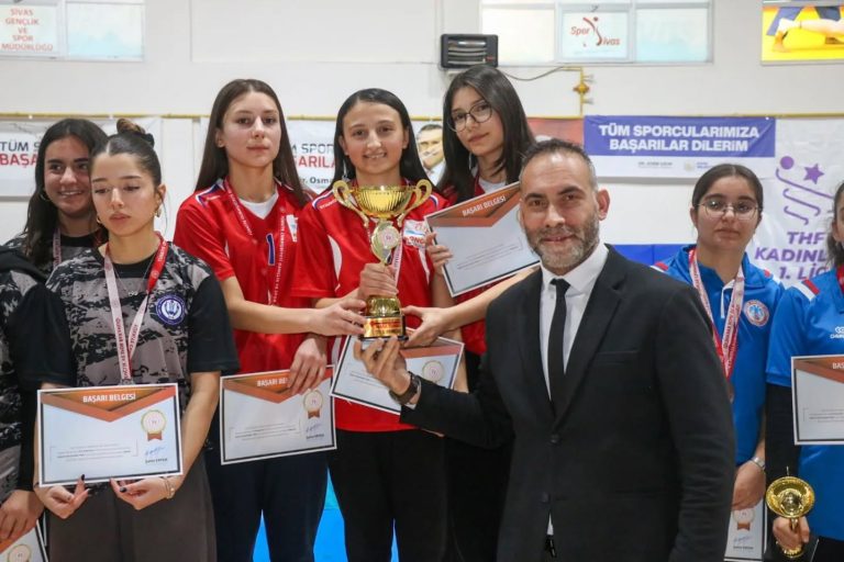 Sivas'ta Masa Tenisi Gençler İl Birinciliği sona erdi. 1 sivasgazetehaber radyobora