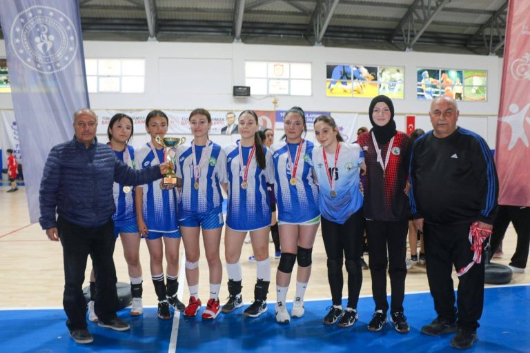 Yıldız Kızlar Hentbol İl Şampiyonası’nda Sivas Gücü Belediyespor zirvenin sahibi oldu sivasgazetehaber radyobora