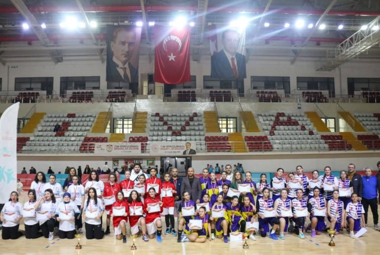 sivas'ta Basketbol Yıldız Kızlar İl Birinciliği müsabakaları, Taha Akgül Spor Salonumuzda sona erdi sivasgazetehaber radyobora