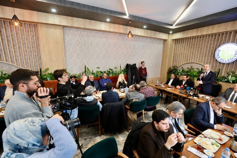 Başkanımız Dr. Adem Uzun, 10 Ocak Çalışan Gazeteciler Günü dolayısıyla ilimizde görev yapan basın mensuplarıyla sabah kahvaltısında bir araya geldi SİVASGAZETEHABER RADYOBORA