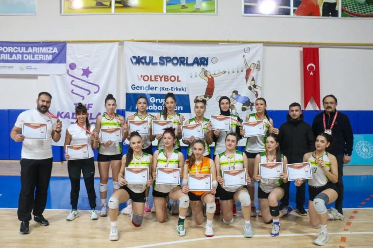 Okul Sporları Gençler-A Voleybol Grup Müsabakaları başarıyla sona erdi. sivasgazetehaber radyobora 2