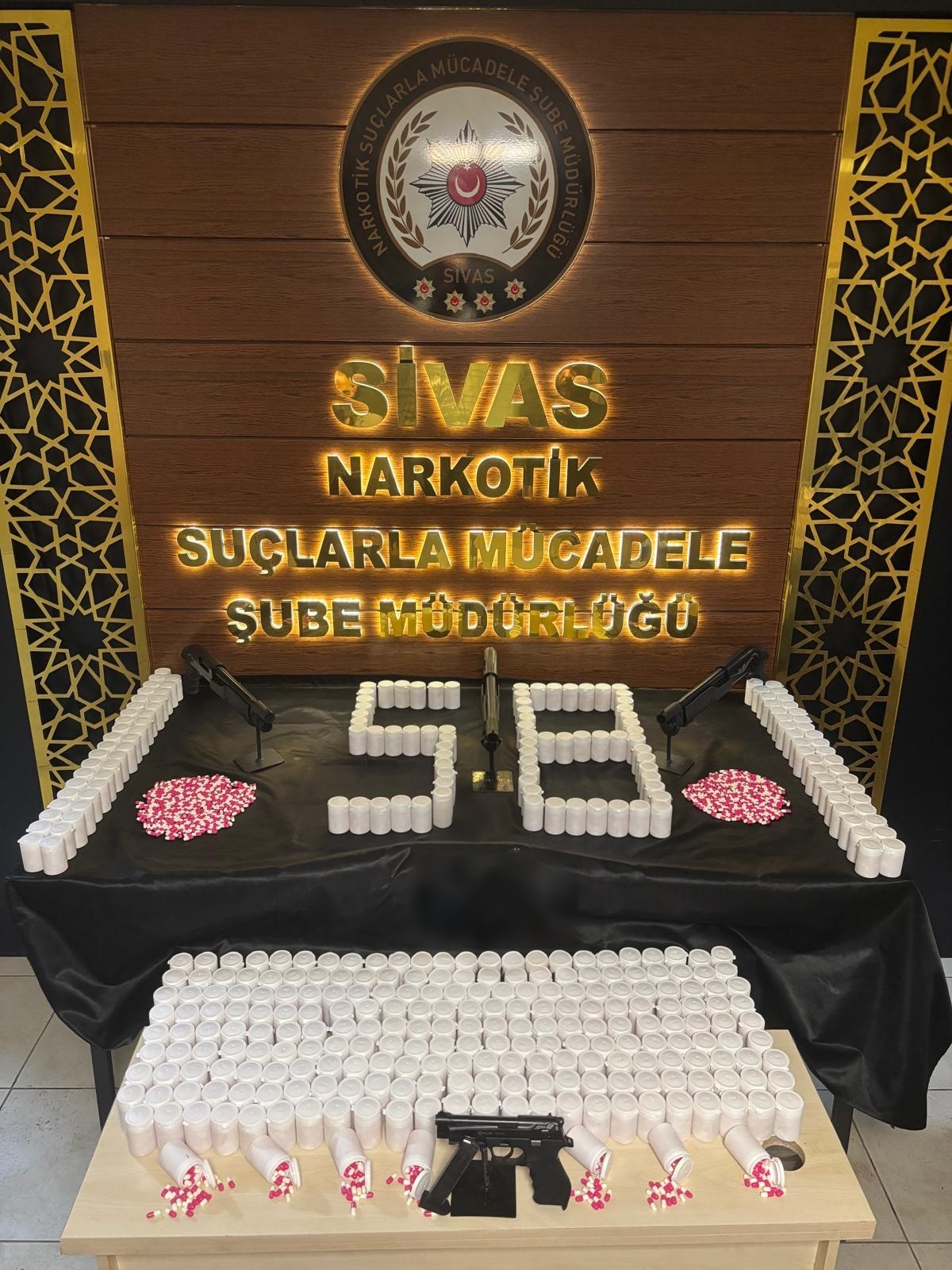 SİVAS NARKOTİK SUÇLARLA MÜCADELE ŞUBE MÜDÜRLÜĞÜNCE YAPILAN OPERASYONDA sivasgazetehaber radyobora