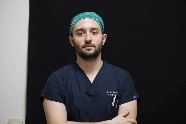 Sivas Devlet Hastanesi Kulak Burun Boğaz Hastalıkları Uzmanı Op. Dr. Barış Şapcı, Kulaklık Kullanımına Karşı Önemli Uyarılarda Bulundu. SİVASGAZETEHABER RADYOBORA