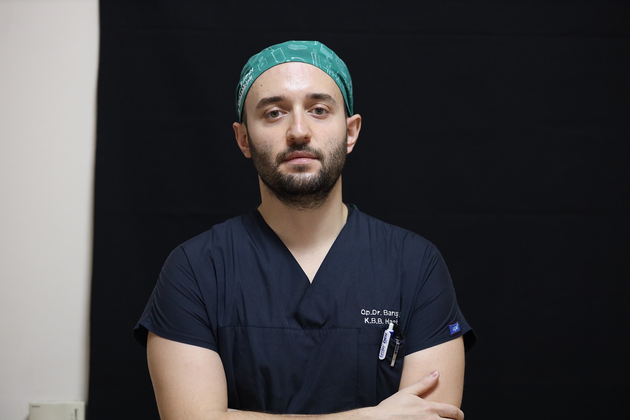 Sivas Devlet Hastanesi Kulak Burun Boğaz Hastalıkları Uzmanı Op. Dr. Barış Şapcı, Kulaklık Kullanımına Karşı Önemli Uyarılarda Bulundu. SİVASGAZETEHABER RADYOBORA