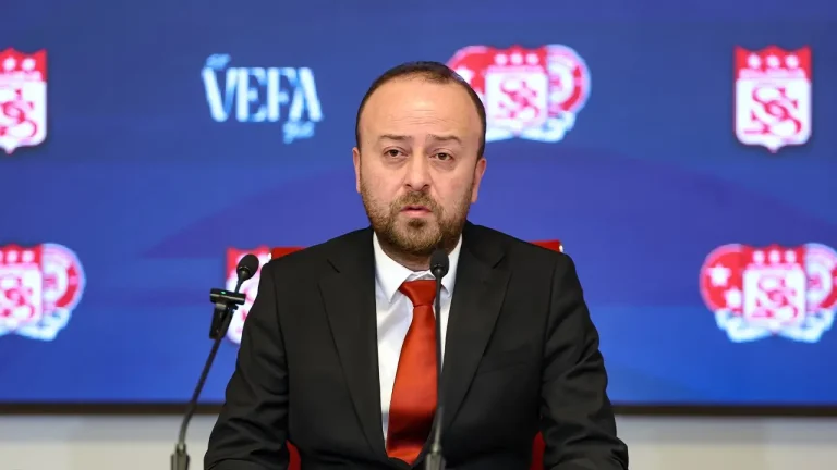 Sivasspor Başkanı Burak Özçoban 400 Milyon TL Borç Ödedik, Transfer Tahtasını Açıyoruz sivasgazetehaber radyobora