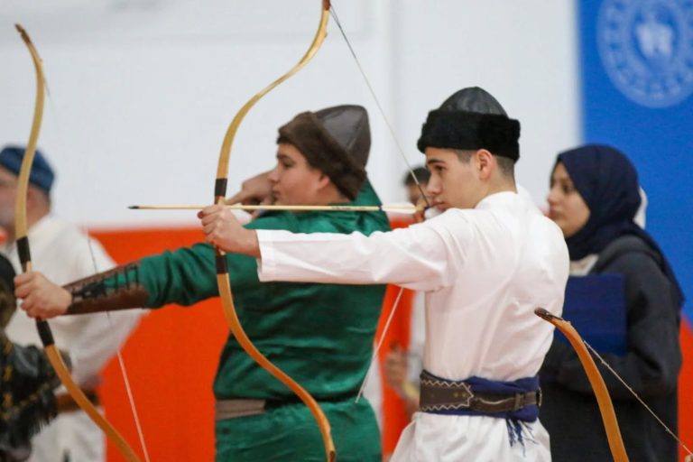 Sivas'ta Geleneksel Türk Okçuluğu Minikler ve Yıldızlar İl Birinciliği Müsabakaları, Rıza Çalımbay Spor Salonu’nda Gerçekleştirildi. SİVASGAZETEHABER RADYOBORA 1