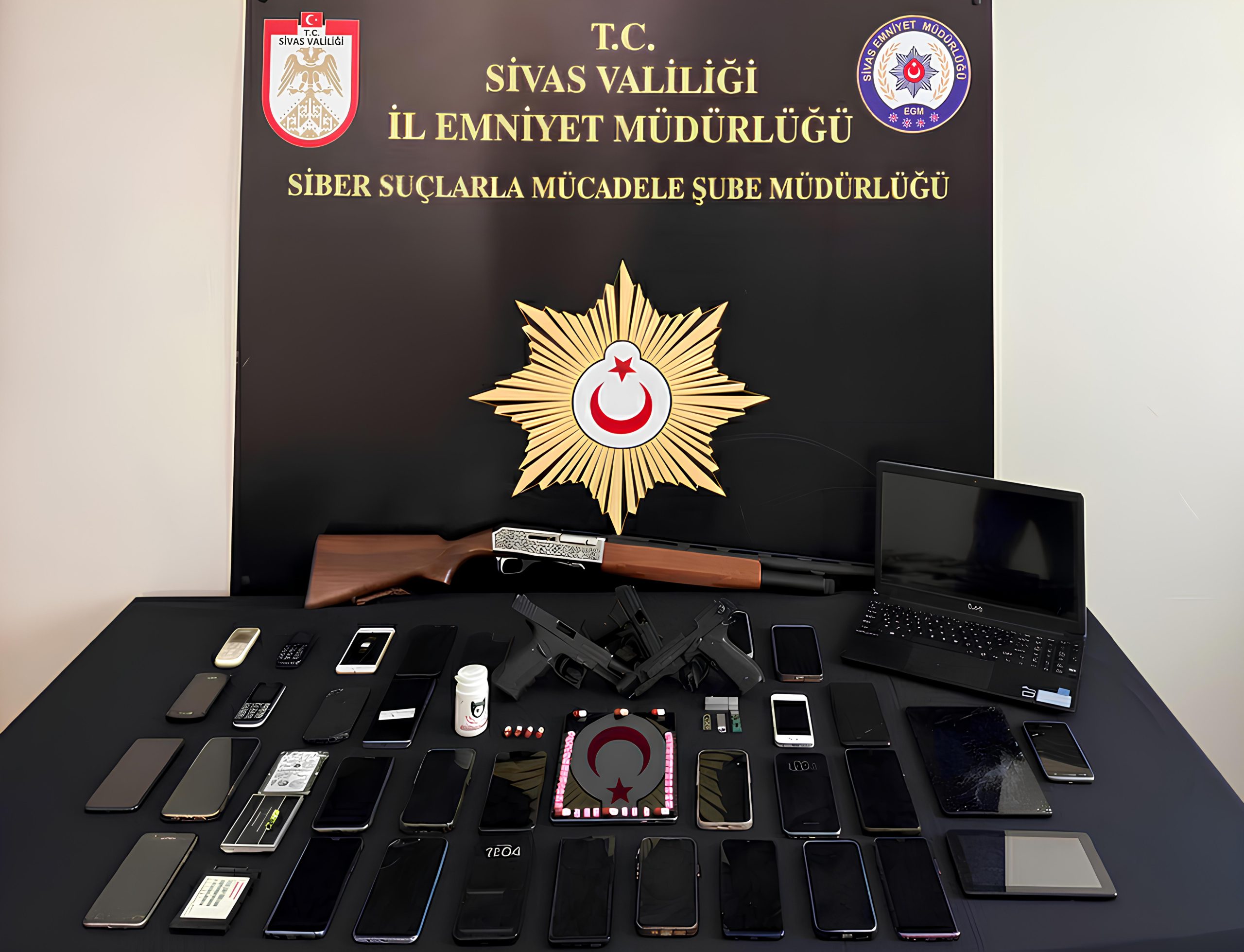 Sivas'ta Nitelikli Dolandırıcılık ve Suç İşlemek Amacıyla Örgüt Kurma Operasyonu sivasgazetehaber radyobora