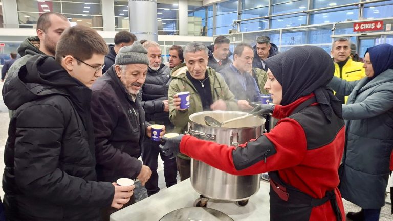 Sivas'ta Yoğun Kar Yağışı Nedeni İle Otobüs Seferleri İptal Edildi sivasgazetehaber radyobora 2