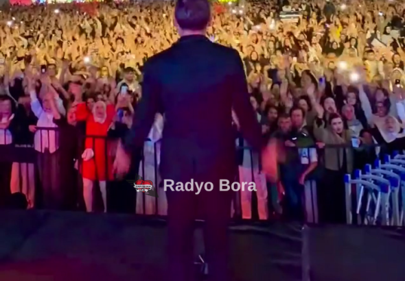 Ferhat Göçer Sivas Kongresinin 107. Yıldönümünde Sivas’da unutulmaz Bir gece Yaşattı Konser İçin Sivas Adeta Akın Etti  Radyo Bora